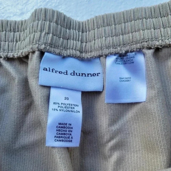 NWOT Alfred Dunner St Moritz Womens Pull On Beige Tan Corduroy Pants Sz 20 - Picture 4 of 11